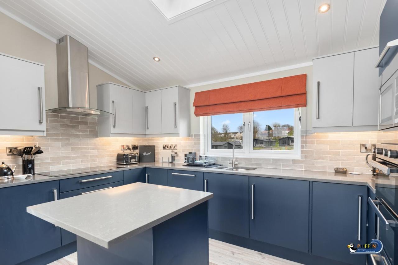 Valley View Lodge - Luxury Lodge, Hot Tub, Close To Beach Penally Bagian luar foto