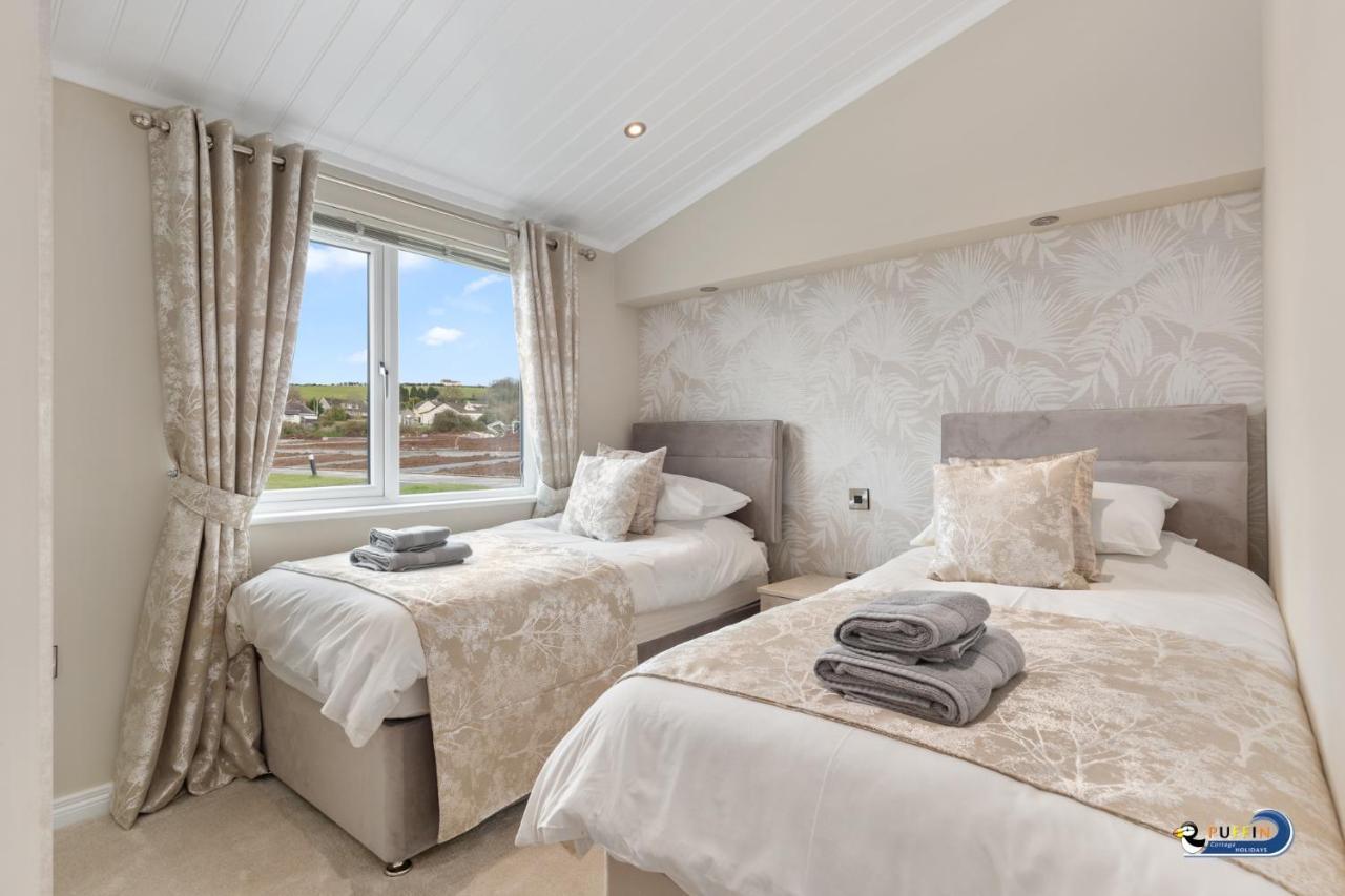 Valley View Lodge - Luxury Lodge, Hot Tub, Close To Beach Penally Bagian luar foto