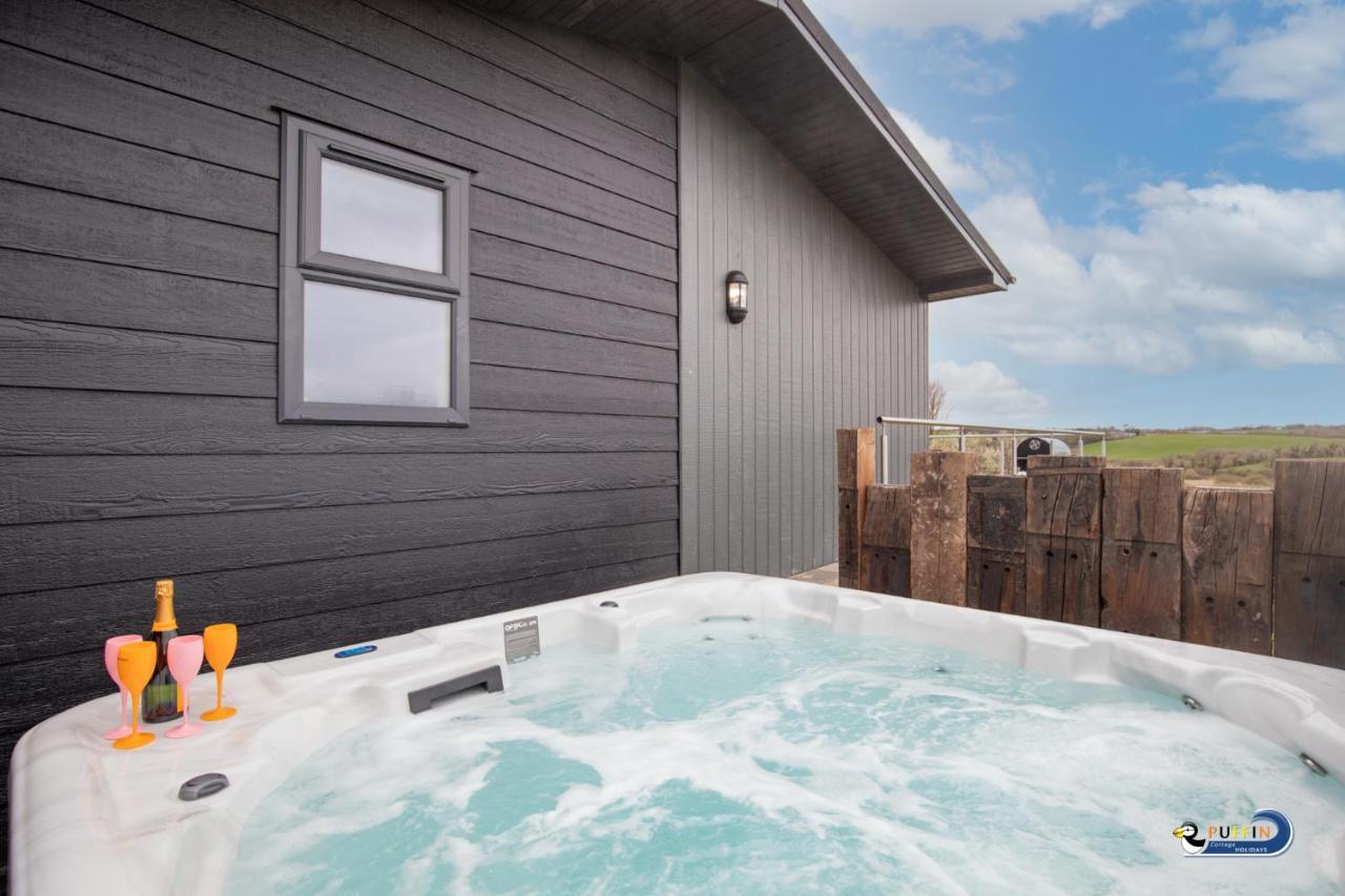Valley View Lodge - Luxury Lodge, Hot Tub, Close To Beach Penally Bagian luar foto