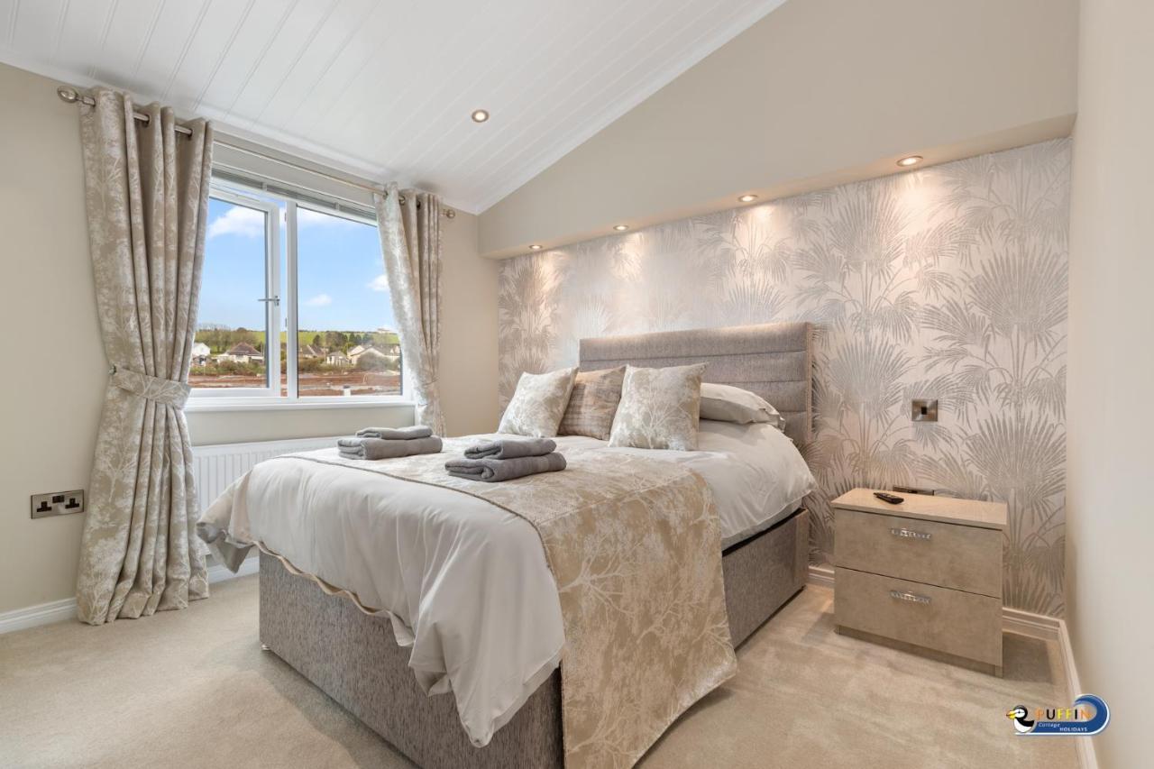 Valley View Lodge - Luxury Lodge, Hot Tub, Close To Beach Penally Bagian luar foto